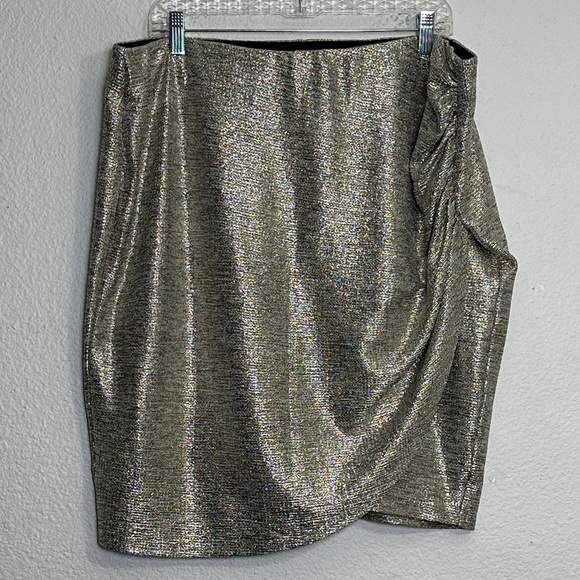 Torrid Mini Foil Knit Tulip Silver Skirt Womens Size 2X NWT Party Cocktail - Picture 2 of 8